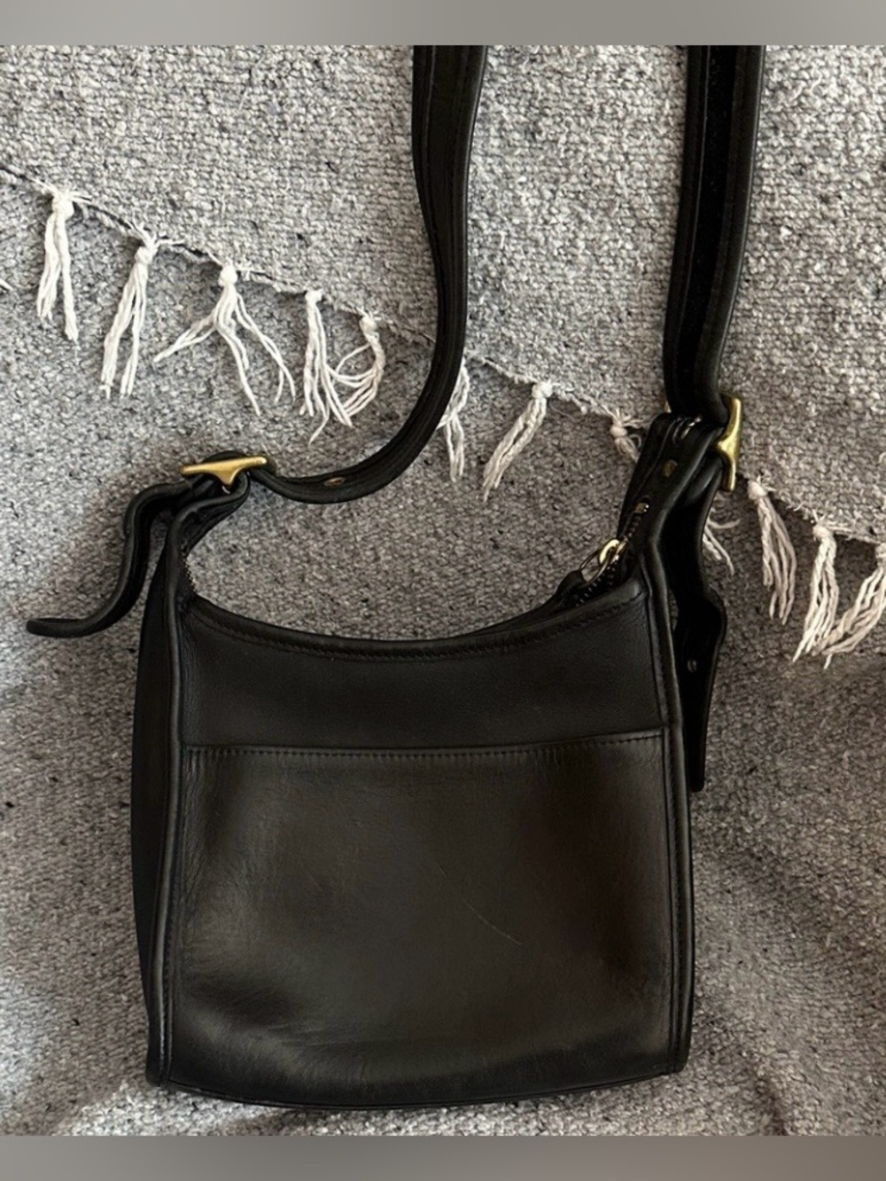 Retro Rare Vintage 90s Coach
Legacy Black Leather Zip Shoulder Bag 9997